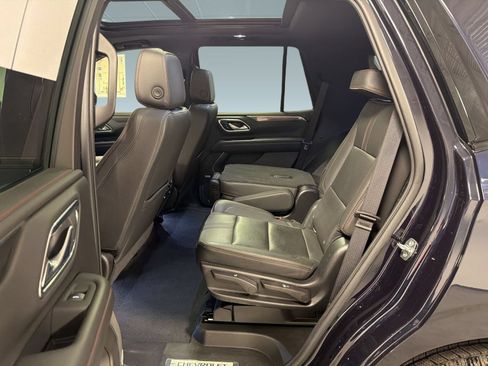Used 2022 Chevrolet Tahoe RST w/ Luxury Package AWD/4WD image 18