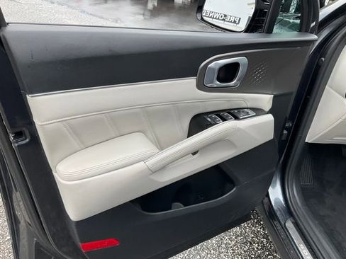 Used 2023 Kia Sorento SX AWD/4WD image 7