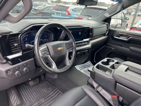 Used 2024 Chevrolet Silverado 1500 LT AWD/4WD image 6