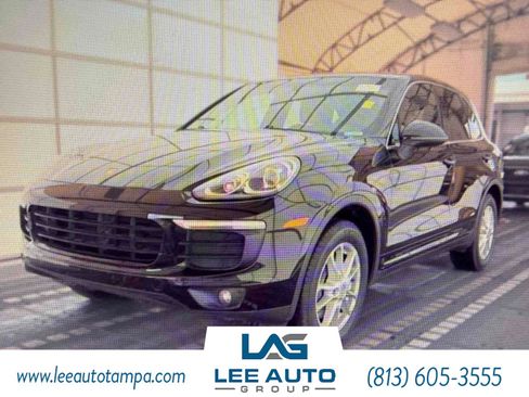 Used 2018 Porsche Cayenne AWD/4WD image 1