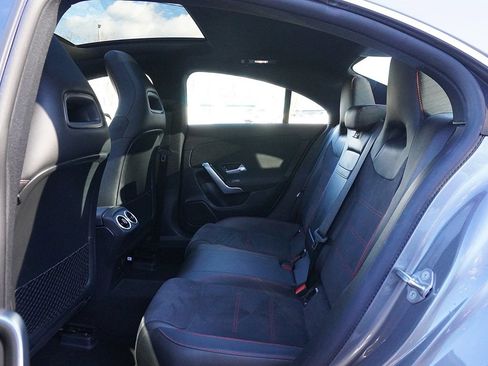 Used 2023 Mercedes-Benz CLA 250 4MATIC image 37