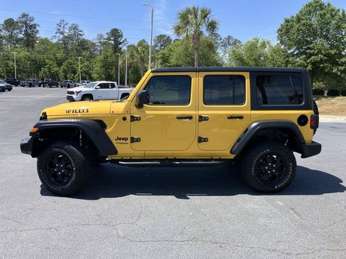 Used 2020 Jeep Wrangler Unlimited Sport AWD/4WD image 2