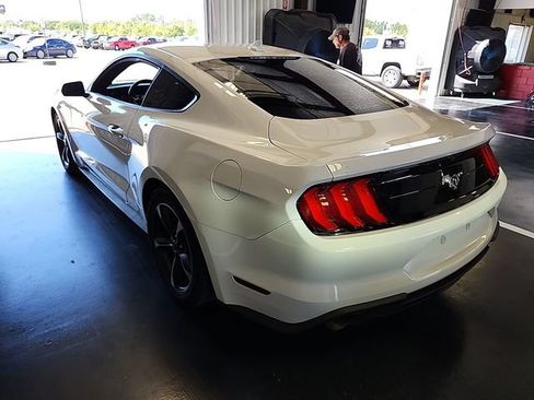 Used 2020 Ford Mustang Coupe RWD image 4