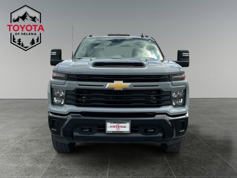 Used 2024 Chevrolet Silverado 2500 Custom w/ Custom Value Package AWD/4WD image 8