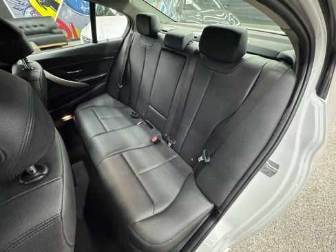 Used 2018 BMW 320i xDrive Sedan w/ Convenience Package image 14