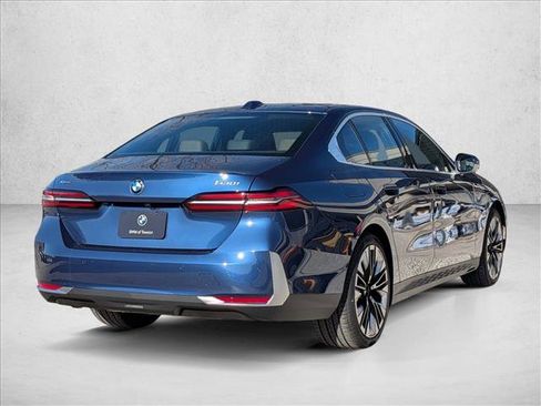 New 2026 BMW 530i xDrive image 2