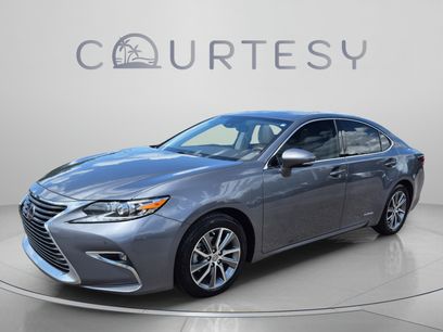Used 2018 Lexus ES 300h w/ Luxury Package