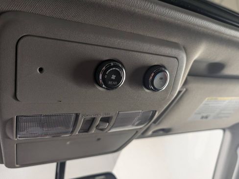 Used 2011 Nissan Pathfinder S AWD/4WD image 12