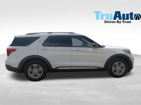 Used 2021 Ford Explorer XLT w/ Equipment Group 202A RWD image 8