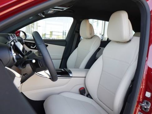 Used 2026 Mercedes-Benz GLC 300 image 24