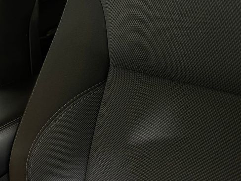 Used 2018 Dodge Charger SXT w/ Blacktop Package image 16