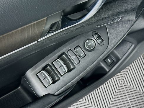 Used 2018 Honda Accord Touring image 15