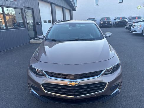 Used 2018 Chevrolet Malibu Premier w/ Premier Sun and Wheel Package image 9