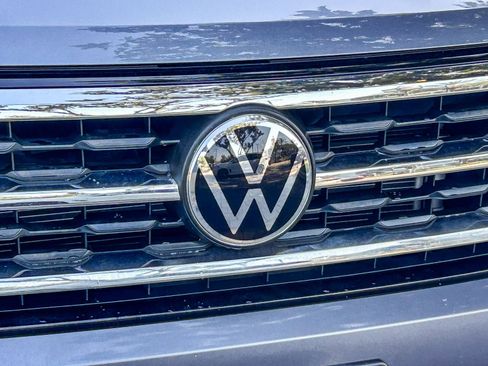 Used 2022 Volkswagen Atlas SE w/ Panoramic Sunroof Package FWD image 5