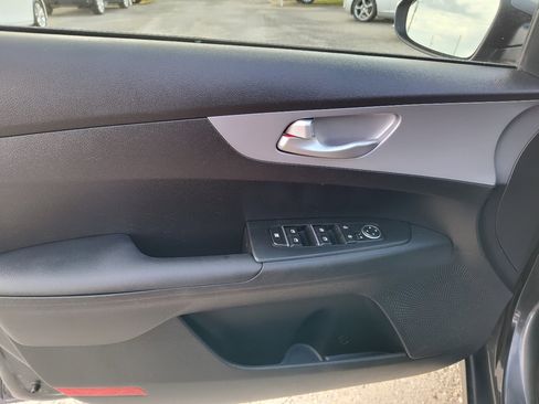 Used 2024 Kia Forte LXS image 13