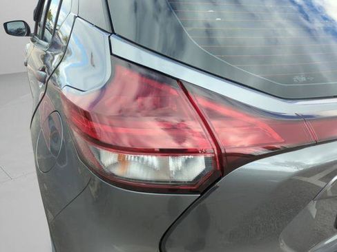 Certified 2022 Nissan Kicks S image 18
