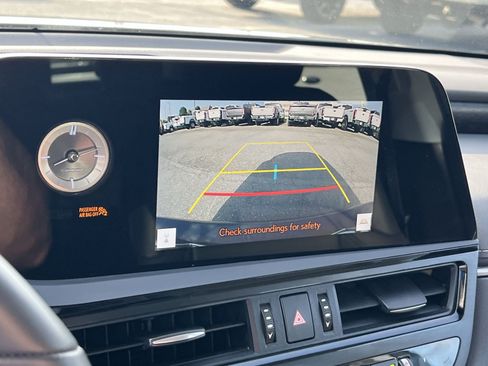 Used 2025 Lexus ES 350 w/ Premium Package FWD image 19