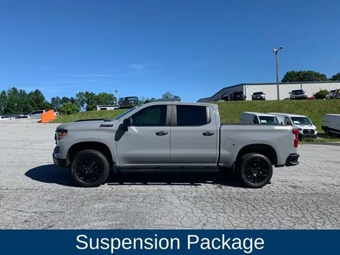 Used 2025 Chevrolet Silverado 1500 Custom Trail Boss w/ Dark Appearance Package AWD/4WD image 5