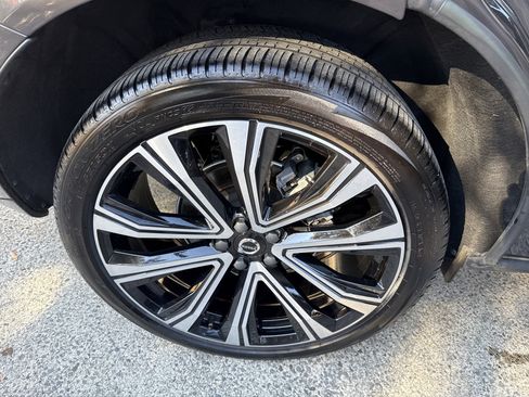 Used 2023 Volvo XC60 B5 Ultimate w/ Climate Package image 17