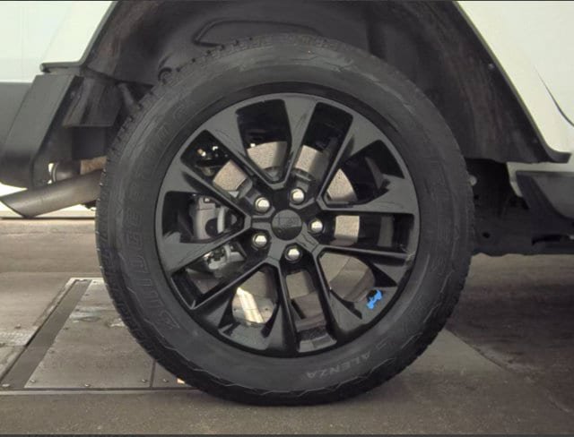 Used 2023 Jeep Wrangler Unlimited Sahara AWD/4WD image 13