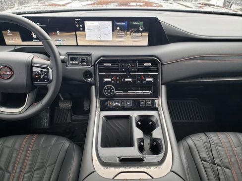 Certified 2025 Nissan Armada PRO-4X w/ Pro-4X Premium Package image 18