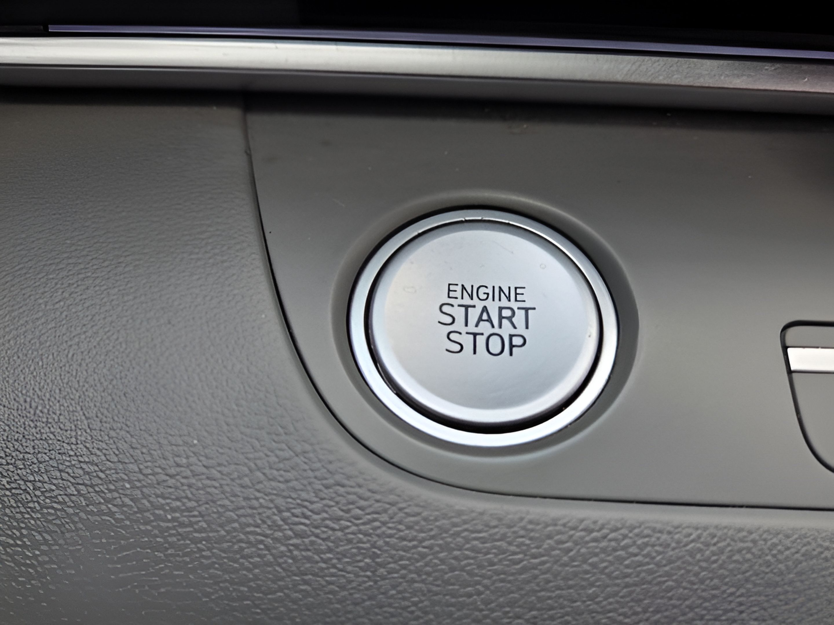 Used 2025 Hyundai Elantra SEL FWD image 23