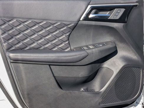 New 2025 Mitsubishi Outlander SEL image 14