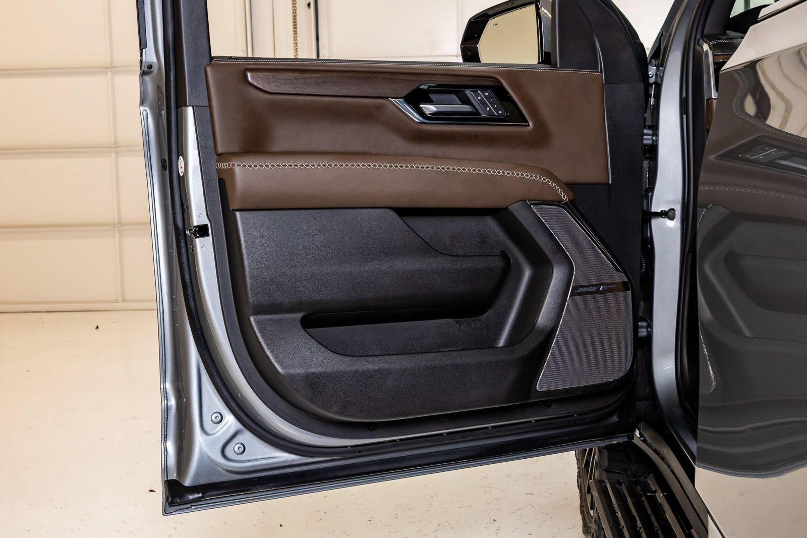 Used 2026 GMC Yukon Denali Ultimate w/ LPO, Floor Liner Package AWD/4WD image 38