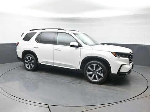 Used 2023 Honda Pilot Elite image 8