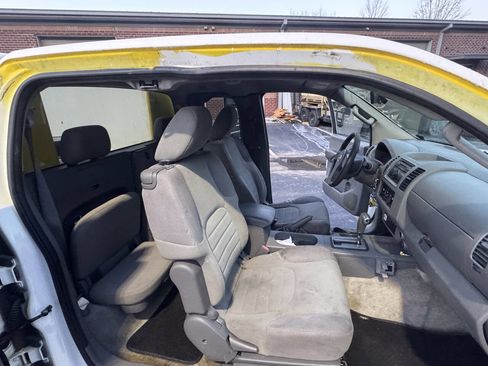 Used 2012 Nissan Frontier S w/ S Preferred Pkg RWD image 12