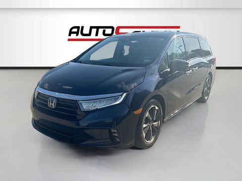Used 2024 Honda Odyssey Elite image 3