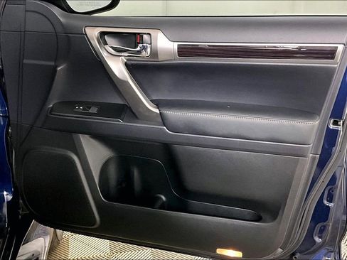 Used 2022 Lexus GX 460 image 24