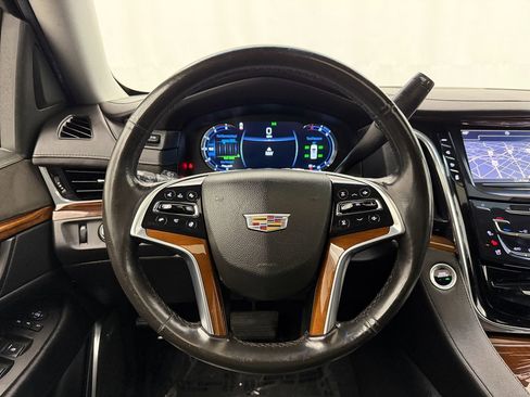 Used 2017 Cadillac Escalade ESV Luxury image 12