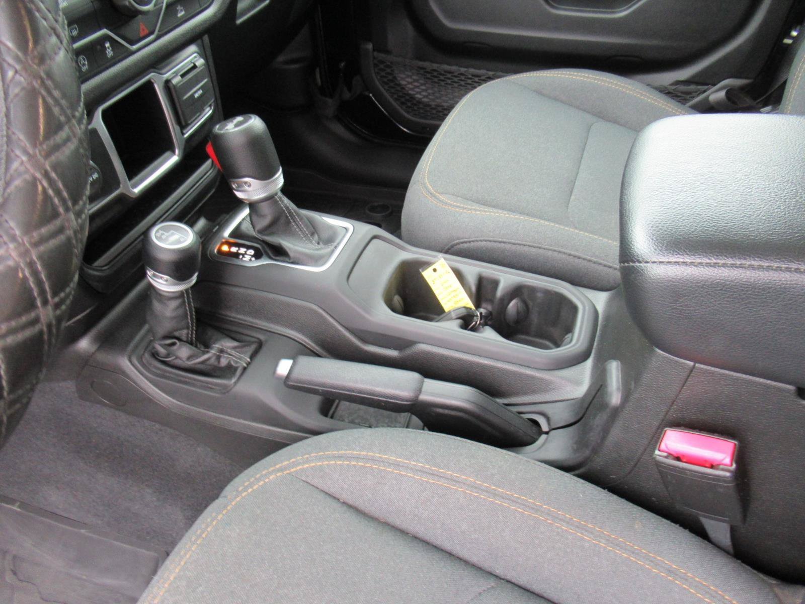 Used 2024 Jeep Wrangler Unlimited Sport AWD/4WD image 19