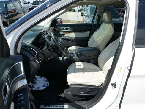 Used 2017 Ford Explorer Platinum AWD/4WD image 20