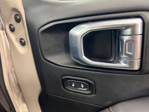Used 2022 Jeep Gladiator Mojave w/ LED Lighting Group AWD/4WD image 27