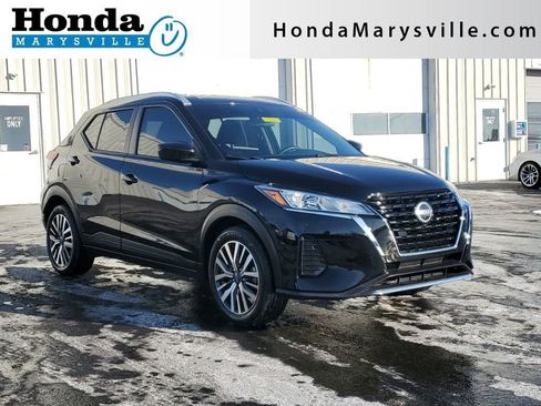 Used 2022 Nissan Kicks SV image 1