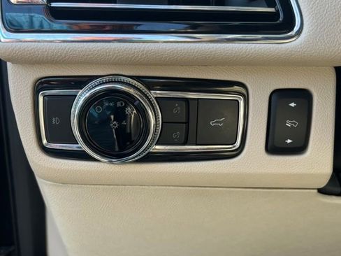 Used 2021 Lincoln Navigator L Reserve w/ Luxury Package image 6