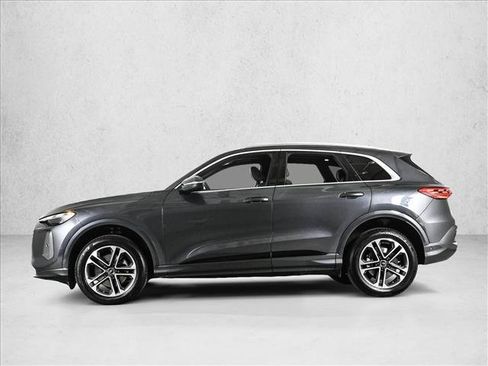 Certified 2025 Audi Q5 Premium w/ Convenience Package AWD/4WD image 9