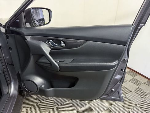 Used 2017 Nissan Rogue SV w/ SV Premium Package AWD/4WD image 44