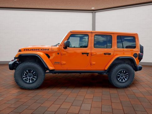 Used 2025 Jeep Wrangler Unlimited Rubicon AWD/4WD image 5