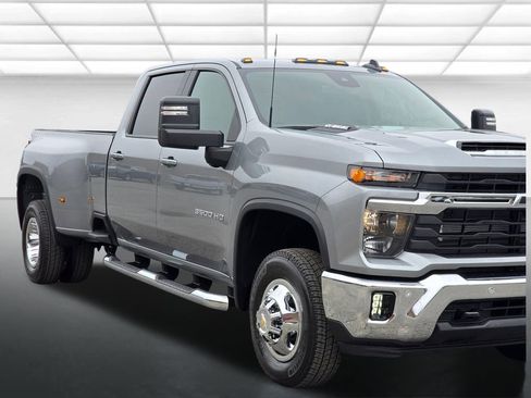 New 2026 Chevrolet Silverado 3500 LT w/ All Star Edition image 38