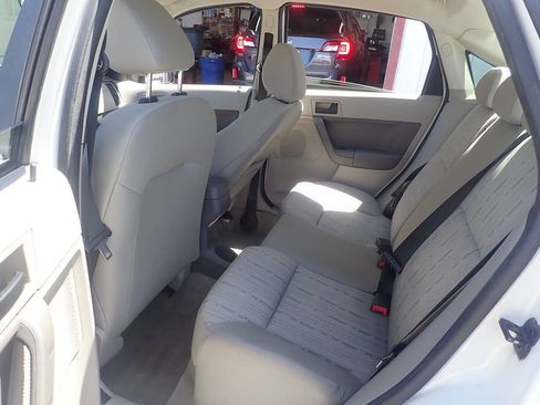 Used 2011 Ford Focus SE w/ Sedan SE Appearance Pkg FWD image 12
