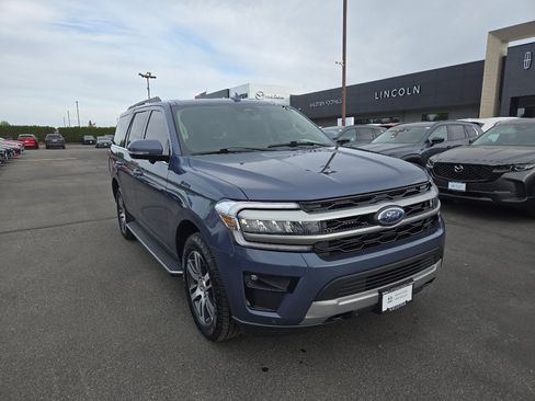 Used 2023 Ford Expedition XLT AWD/4WD image 1