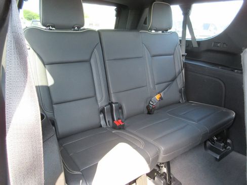 Certified 2023 GMC Yukon XL SLT AWD/4WD image 27