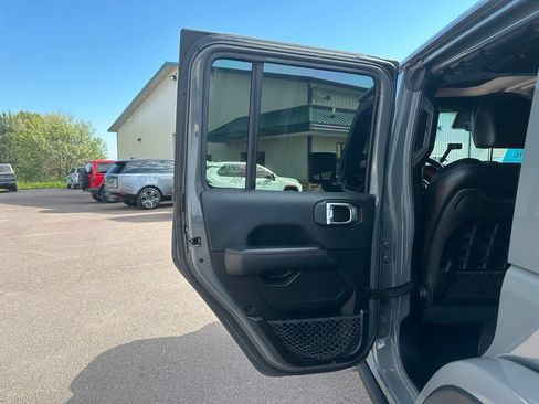 Used 2019 Jeep Wrangler Unlimited Rubicon AWD/4WD image 12