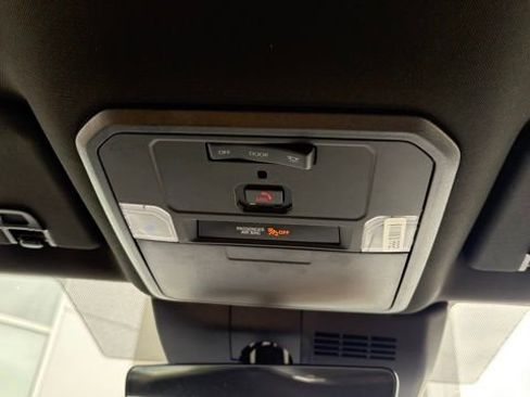 Used 2024 Toyota Tacoma TRD Off-Road image 17