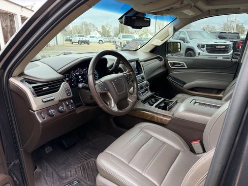 Used 2018 GMC Yukon XL Denali w/ Denali Ultimate Package AWD/4WD image 11