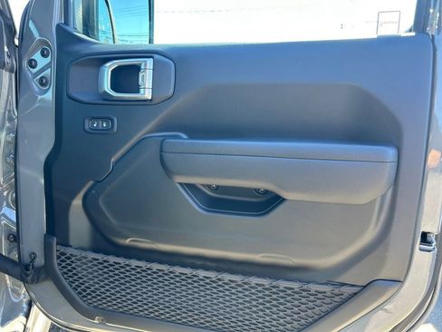 Used 2023 Jeep Wrangler Unlimited w/ Cold Weather Group image 25