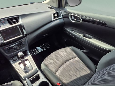 Used 2019 Nissan Sentra SV FWD image 12